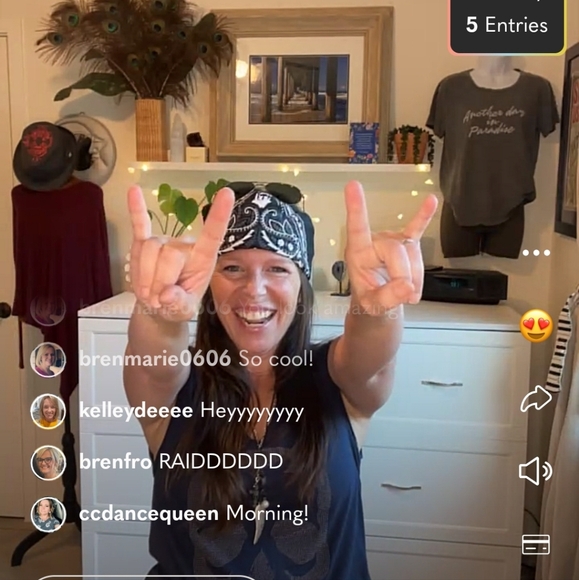 🤘The Motley Cruise 11/1 "Black Tie Affair" 1 YEAR CELEBRATION!!! - Picture 4 of 14